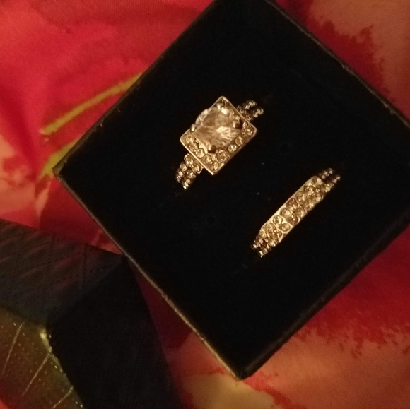 Ring - Picture 4 of 5